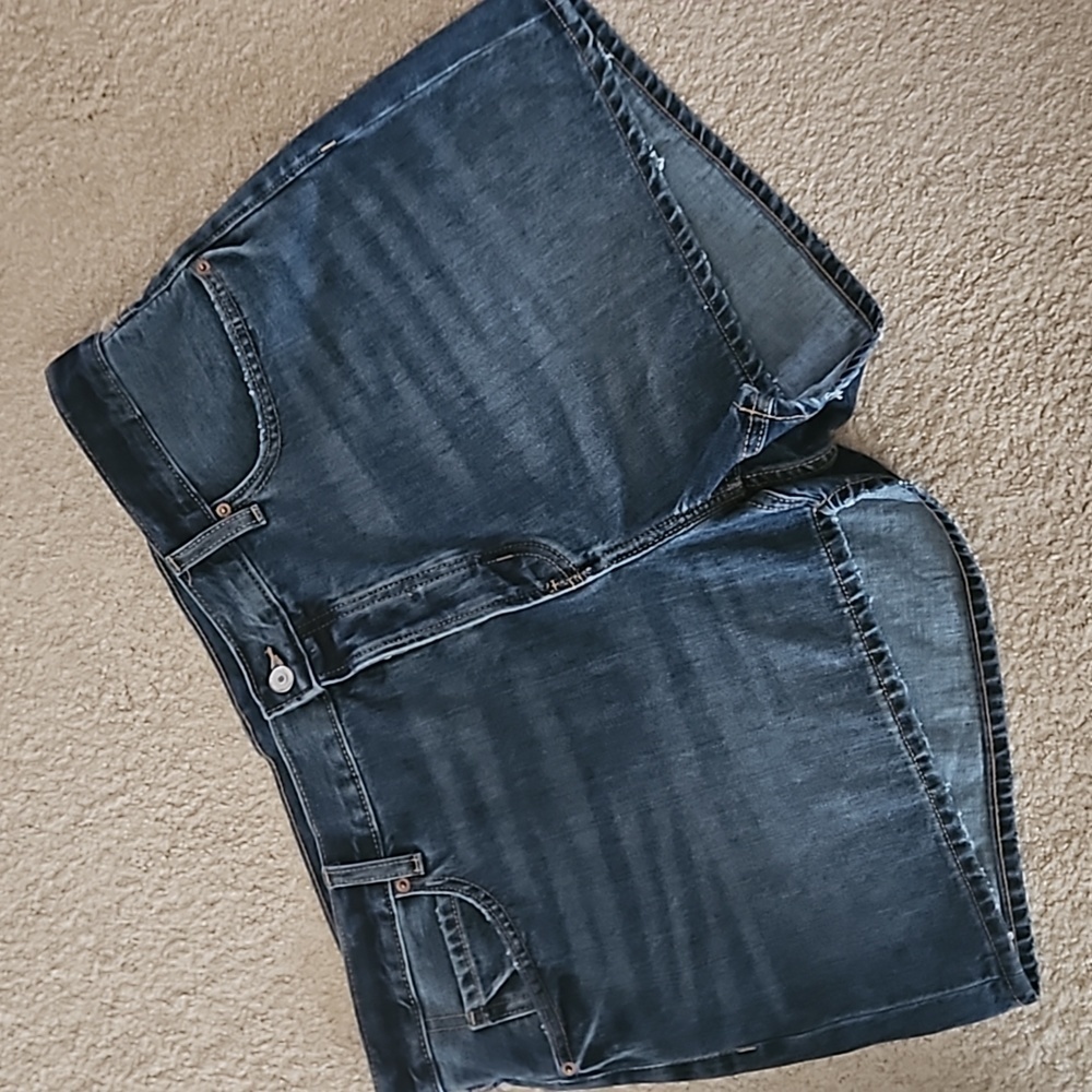 NEW! OLD NAVY High Rise Slouchy Straight Denim Jean Shorts 18. - Picture 4 of 8